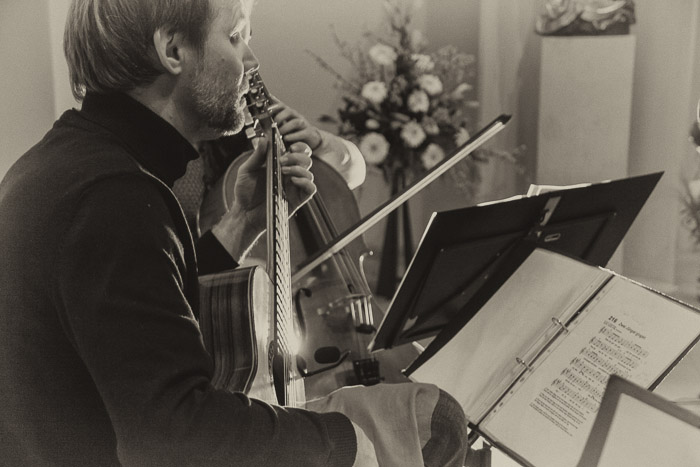 Musikalisches Abendgebet Bild Gitarre und Cello